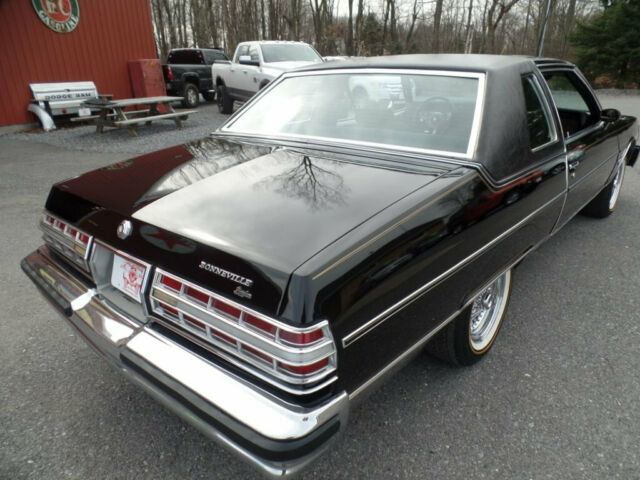 Pontiac Bonneville 1979 image number 2