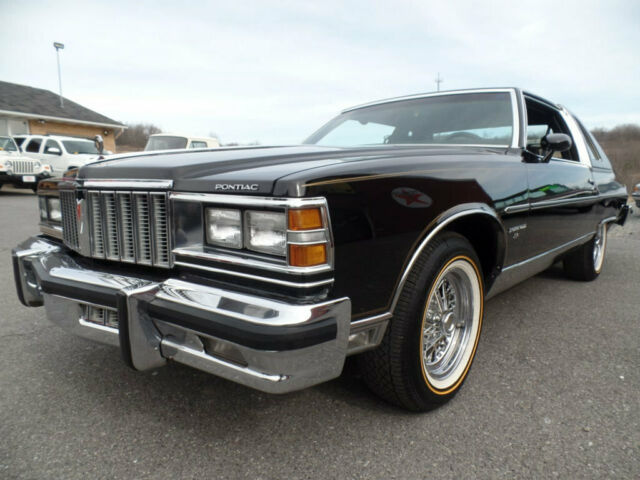 Pontiac Bonneville 1979 image number 23