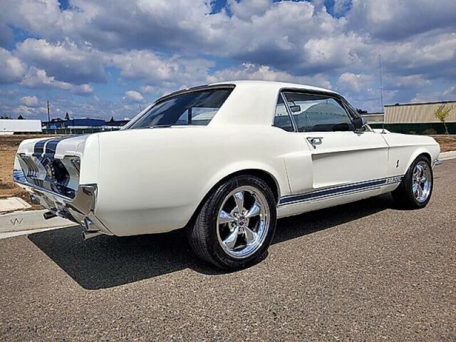 Ford Mustang 1967 image number 16