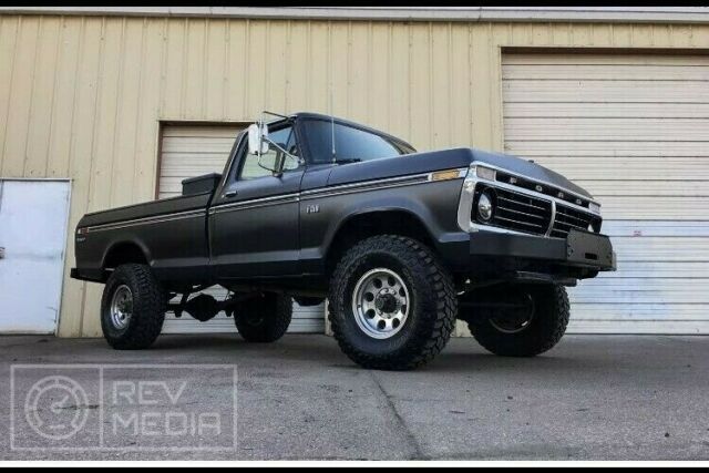 Ford F-250 1974 image number 2