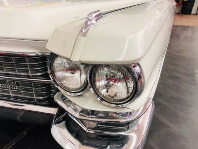 Cadillac DeVille 1963 image number 14