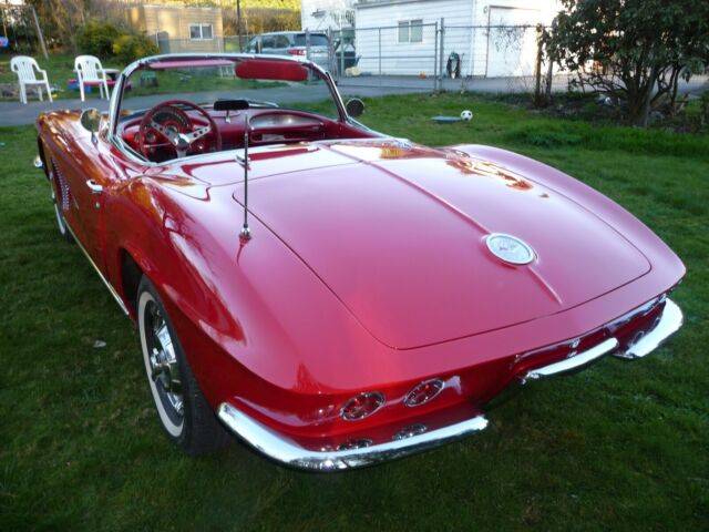 Chevrolet Corvette 1962 image number 30