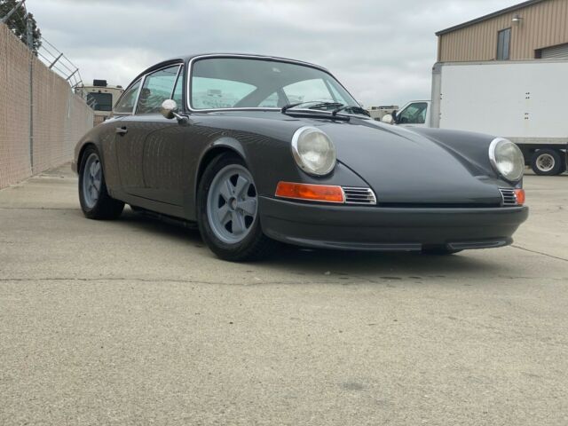 Porsche 911 1969 image number 0