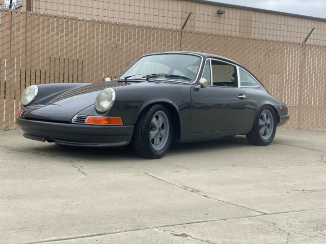 Porsche 911 1969 image number 1