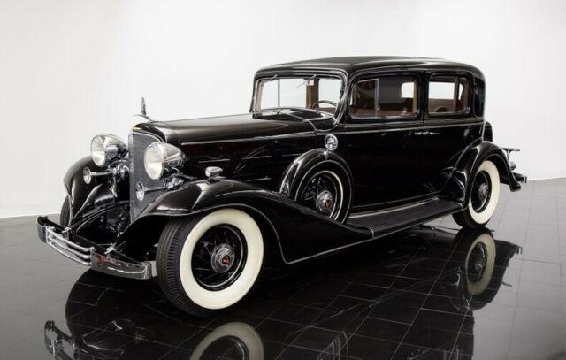 Cadillac V12 1933 image number 0