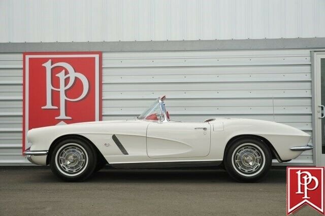 Chevrolet Corvette 1962 image number 17