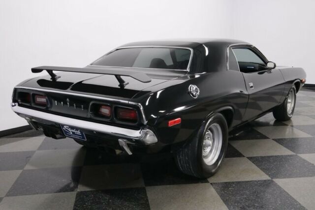 Dodge Challenger 1972 image number 13