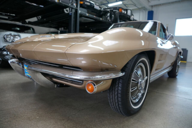 Chevrolet Corvette 327/300HP V8 Coupe 1964 image number 3