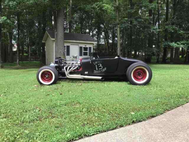 Ford Roadster 1927 image number 0