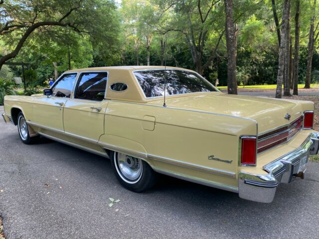 Lincoln Continental 1975 image number 10