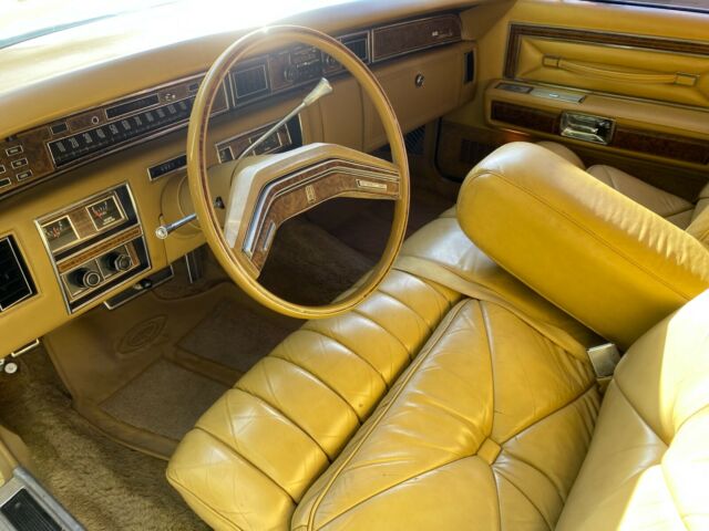 Lincoln Continental 1975 image number 11