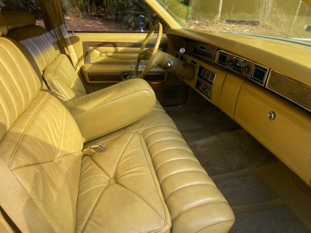 Lincoln Continental 1975 image number 16