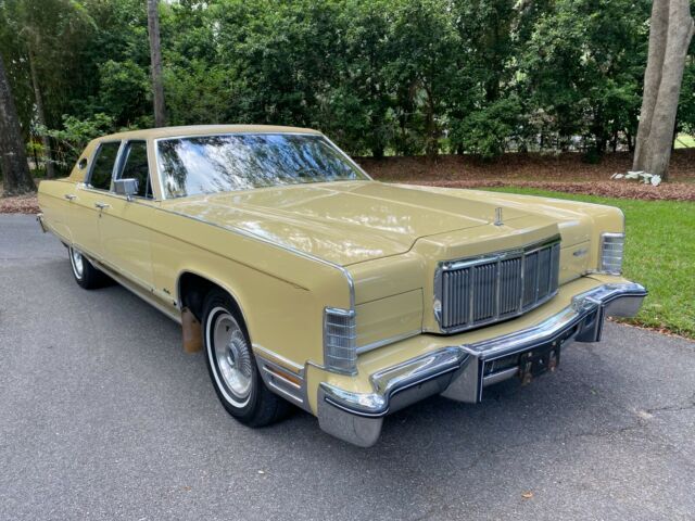 Lincoln Continental 1975 image number 3