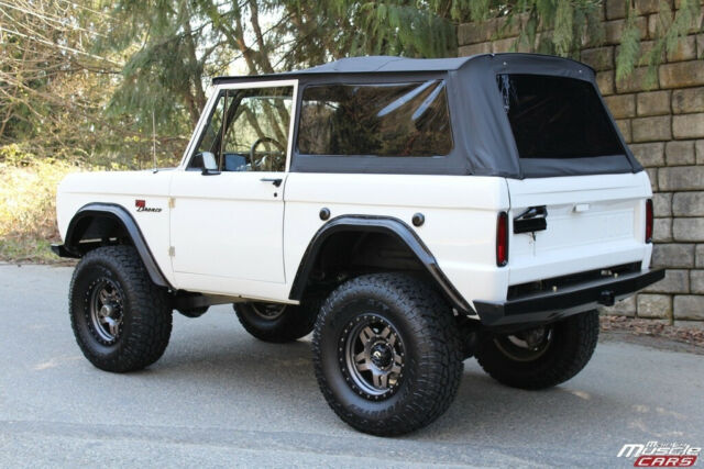 Ford Bronco 1966 image number 16