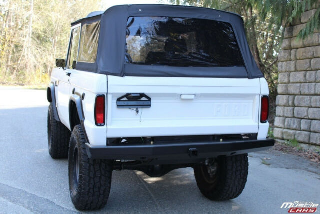 Ford Bronco 1966 image number 18