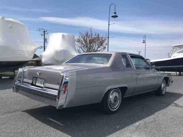 Cadillac DeVille Coupe 1979 image number 14