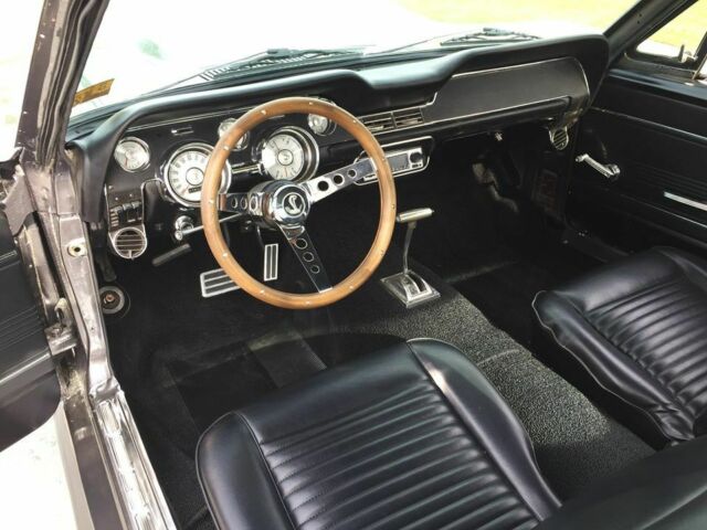 Ford Mustang 1967 image number 7