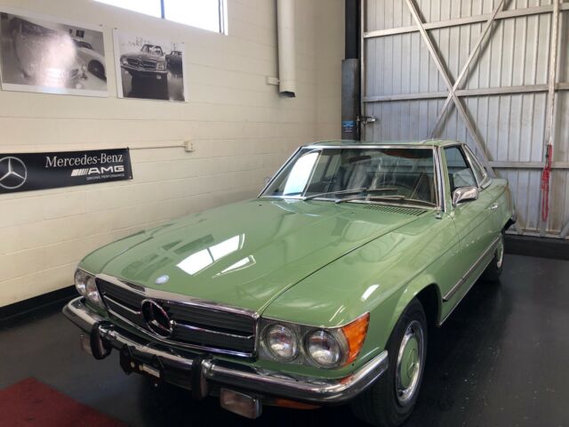 Mercedes-Benz SL-Class 1973 image number 18