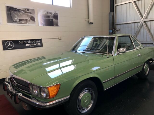 Mercedes-Benz SL-Class 1973 image number 19