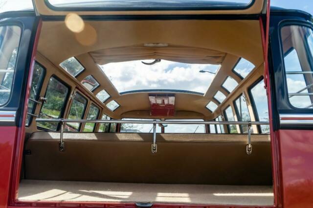 Volkswagen 23 Window Deluxe Bus 1955 image number 17