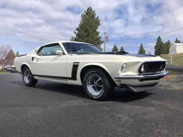 Ford Mustang Fastback 302 1969 image number 24