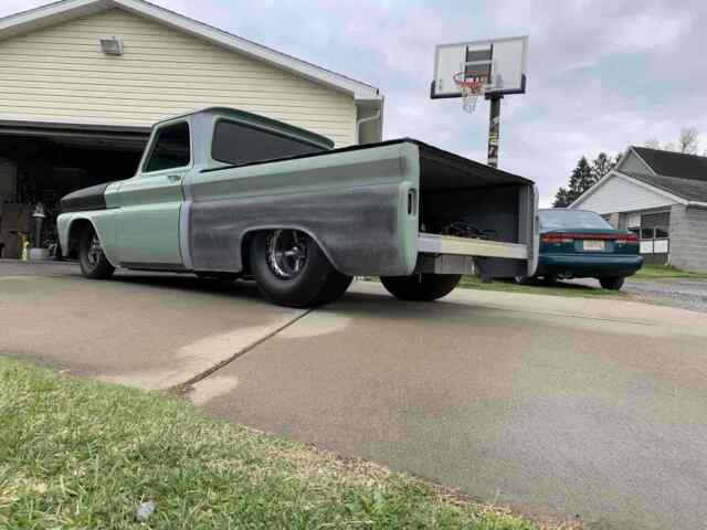 Chevrolet C-10 1966 image number 2