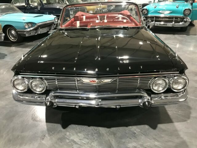 Chevrolet Impala 1961 image number 14