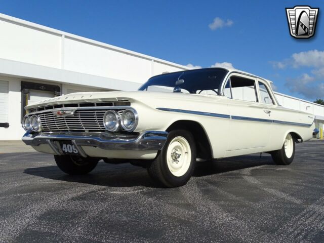 Chevrolet Bel Air/150/210 1961 image number 27