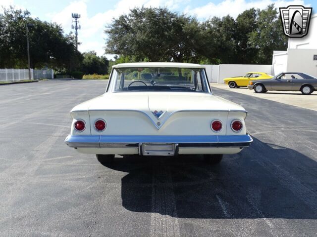 Chevrolet Bel Air/150/210 1961 image number 30