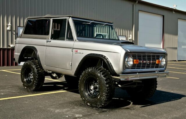 Ford Bronco 1971 image number 18