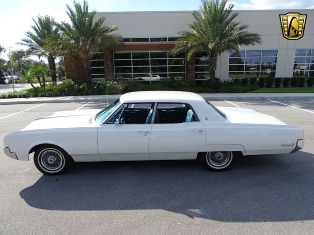 Oldsmobile Ninety-Eight 1966 image number 23