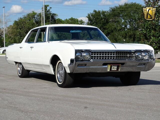 Oldsmobile Ninety-Eight 1966 image number 33