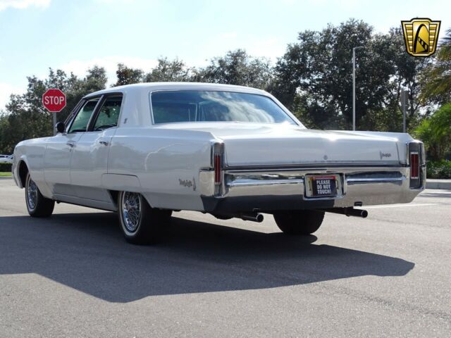 Oldsmobile Ninety-Eight 1966 image number 45