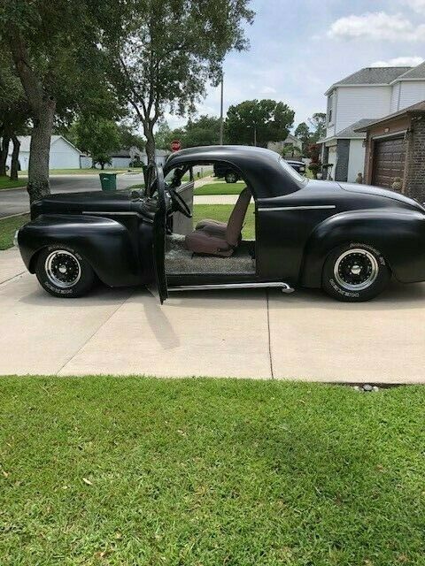 Dodge Custom 1941 image number 14