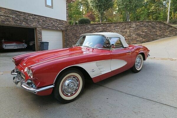 Chevrolet Corvette 1961 image number 0