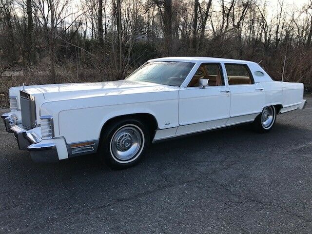 Lincoln Town Car 1978 image number 0