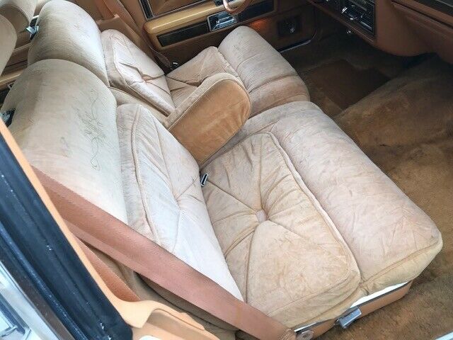 Lincoln Town Car 1978 image number 16