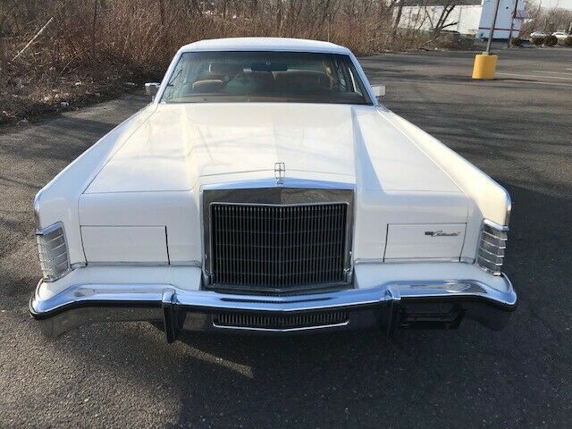 Lincoln Town Car 1978 image number 6