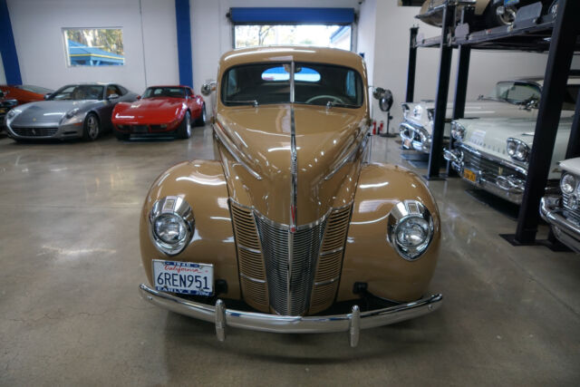 Ford 2 Door Sedan Deluxe 1940 image number 9