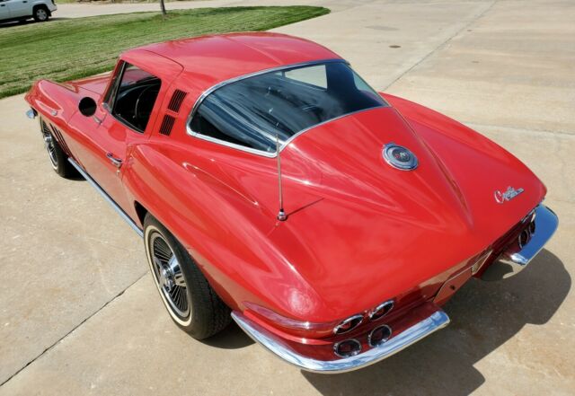 Chevrolet Corvette 1965 image number 12