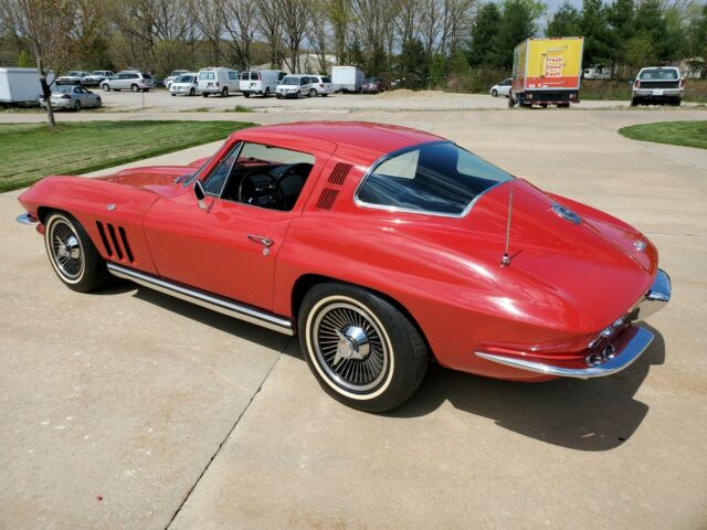 Chevrolet Corvette 1965 image number 15