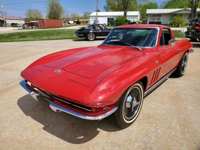 Chevrolet Corvette 1965 image number 2