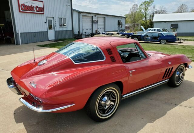 Chevrolet Corvette 1965 image number 31