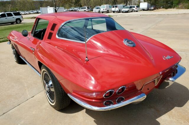 Chevrolet Corvette 1965 image number 35