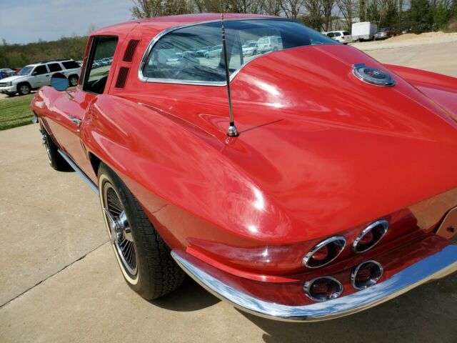 Chevrolet Corvette 1965 image number 37