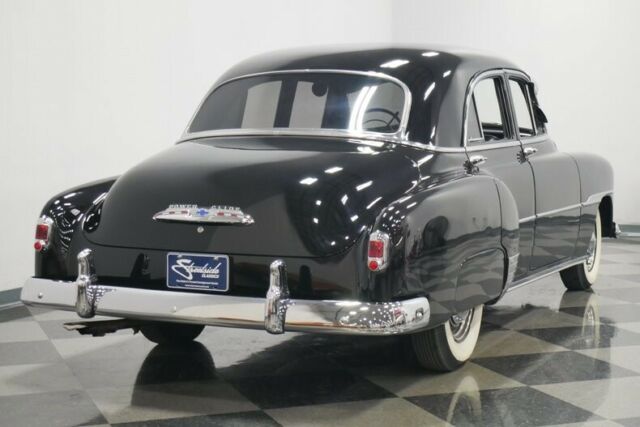 Chevrolet Styleline 1951 image number 12