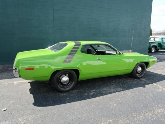 Plymouth Road Runner 1971 image number 1