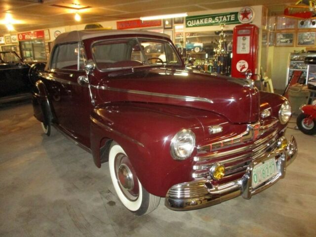 Ford Supper Deluxe Convertible 1946 image number 0