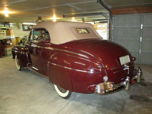 Ford Supper Deluxe Convertible 1946 image number 28