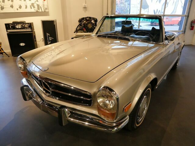 Mercedes-Benz SL-Class 1971 image number 0